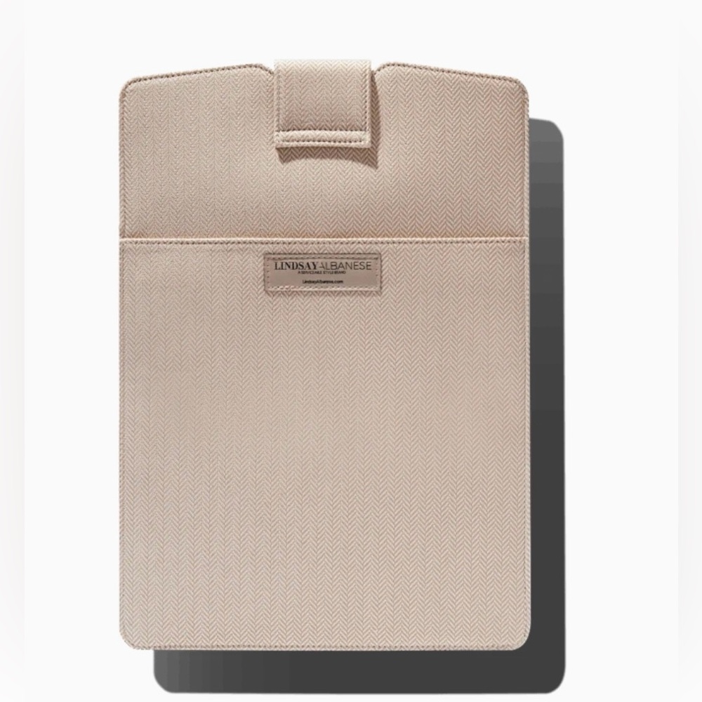 Lindsay Albanese Daily Laptop Clutch Lindsay Albanese The Daily
Clutch 15 X 10.5